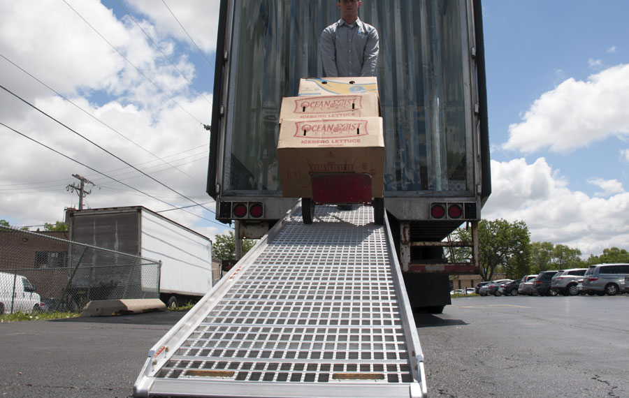 Truck and Trailer Walkramp