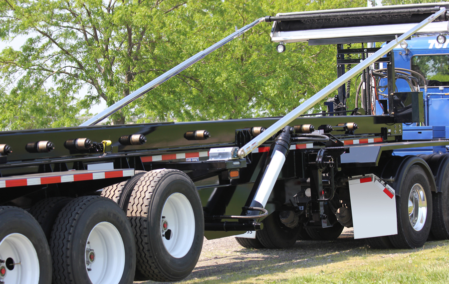 markets-commercial-vehicle-waste-recycling-Feature-RollOff-trailer-02c
