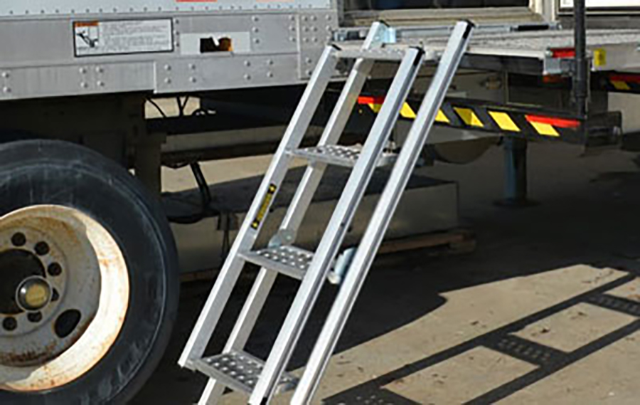 Side Step Portable Ladder for Truck and Trailer
